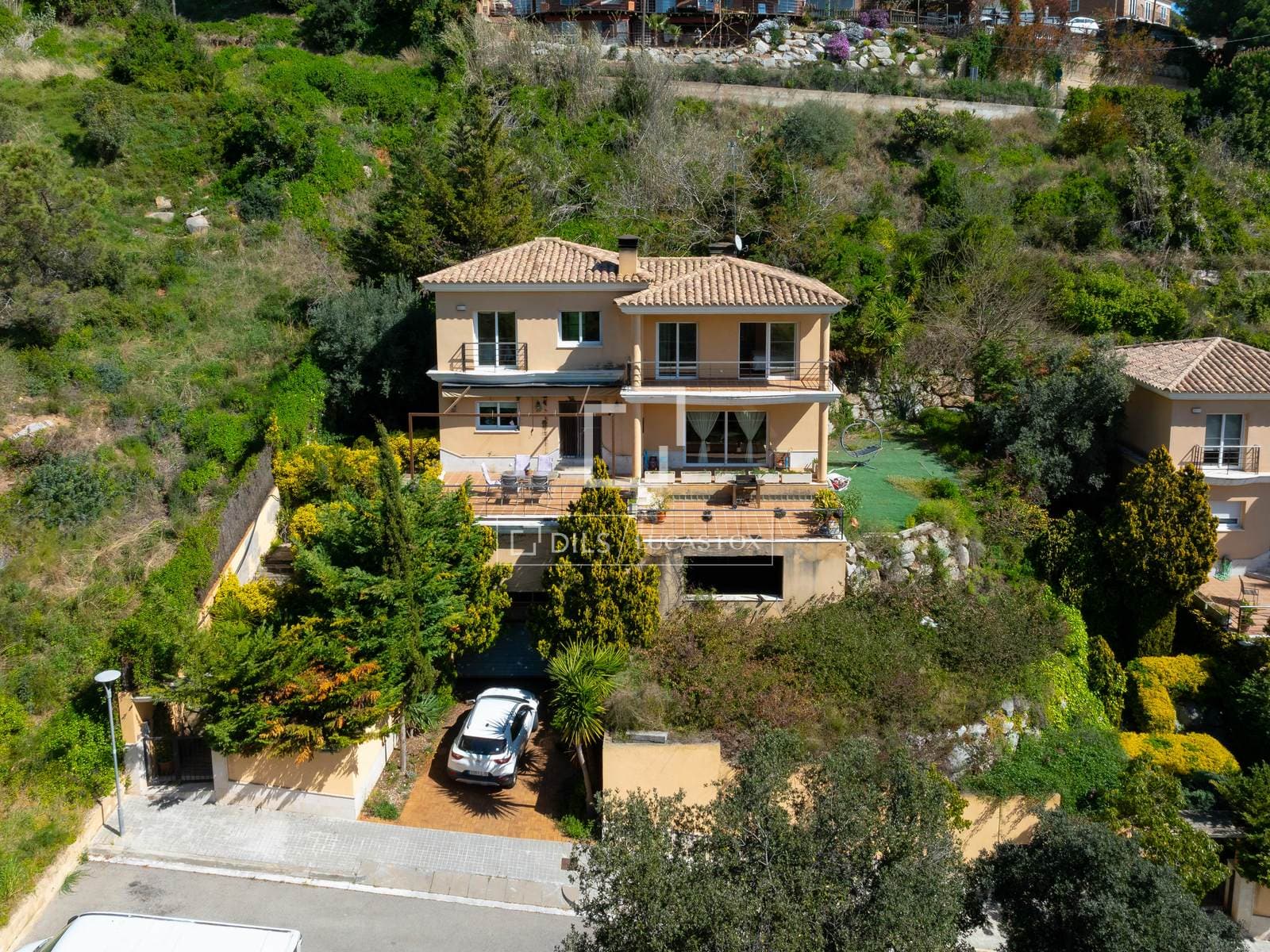Four-Bedroom House with Sea Views in Premià de Dalt