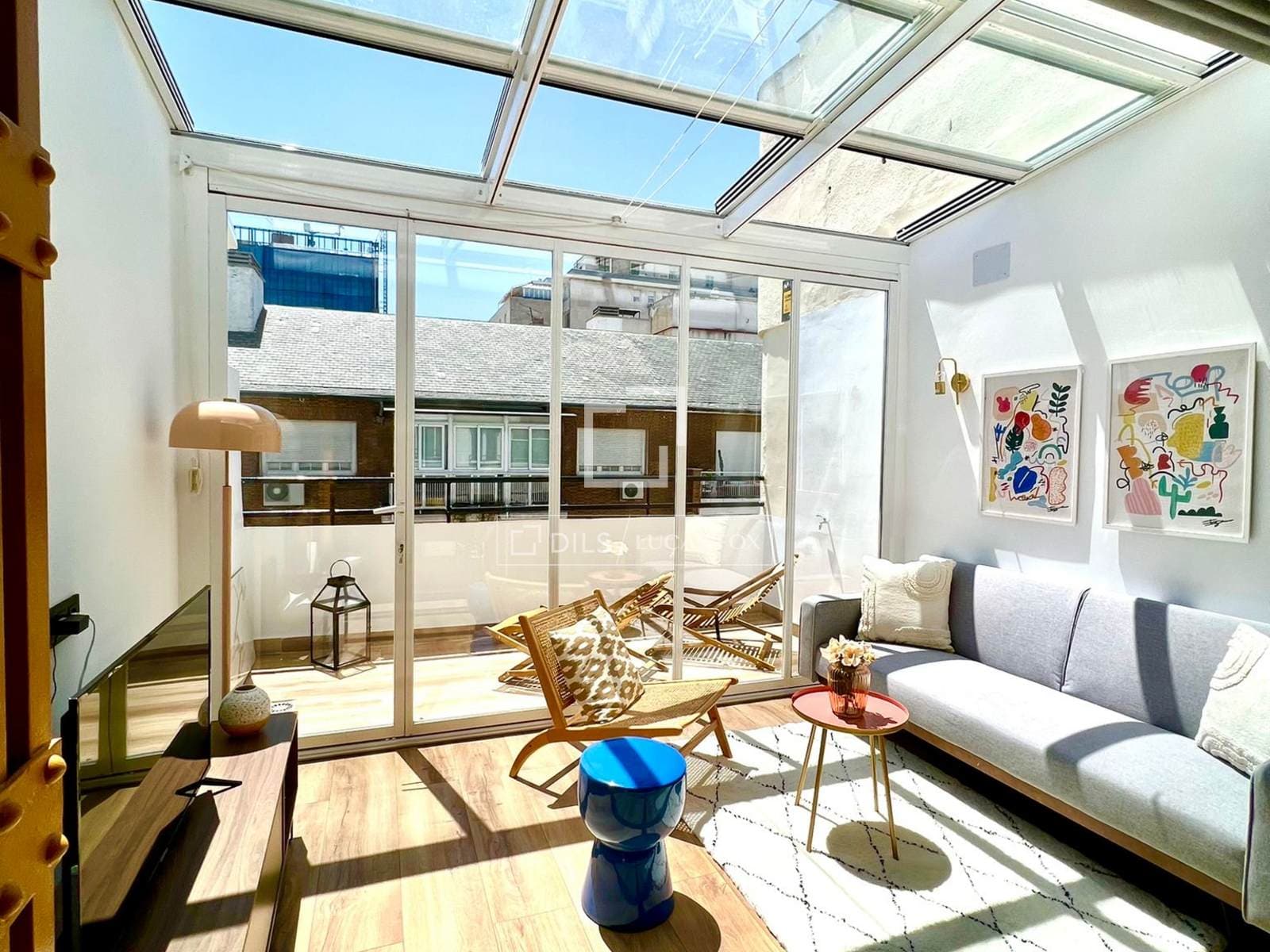 Spacious Three-Bedroom Penthouse in Arapiles, Madrid