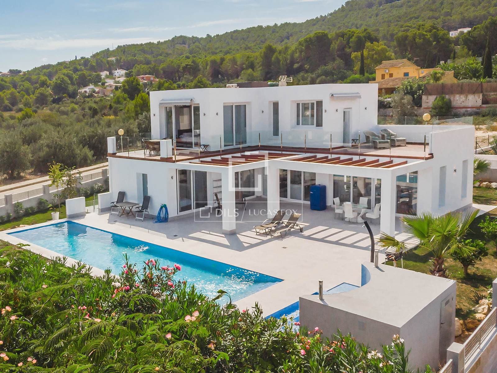 Modern 5-Bedroom Villa with Montgo Views in Jávea