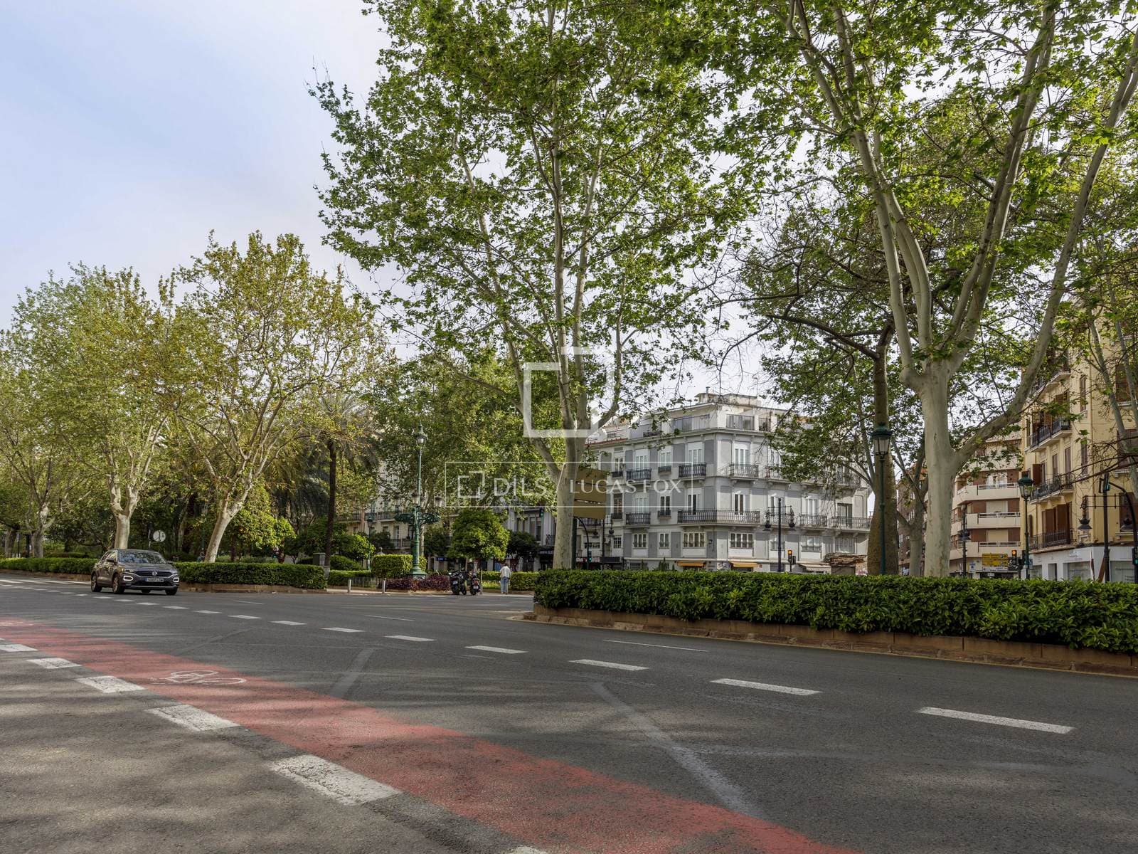 Three-Bedroom Apartment for Renovation in Extramurs, Valencia