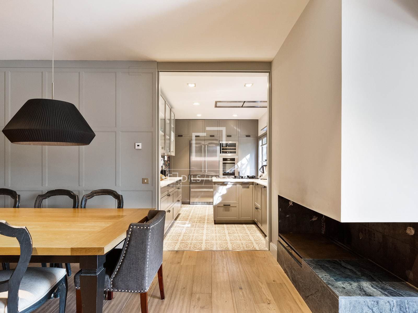 Renovated Five-Bedroom Villa with Pool in L'Arxiu, Barcelona