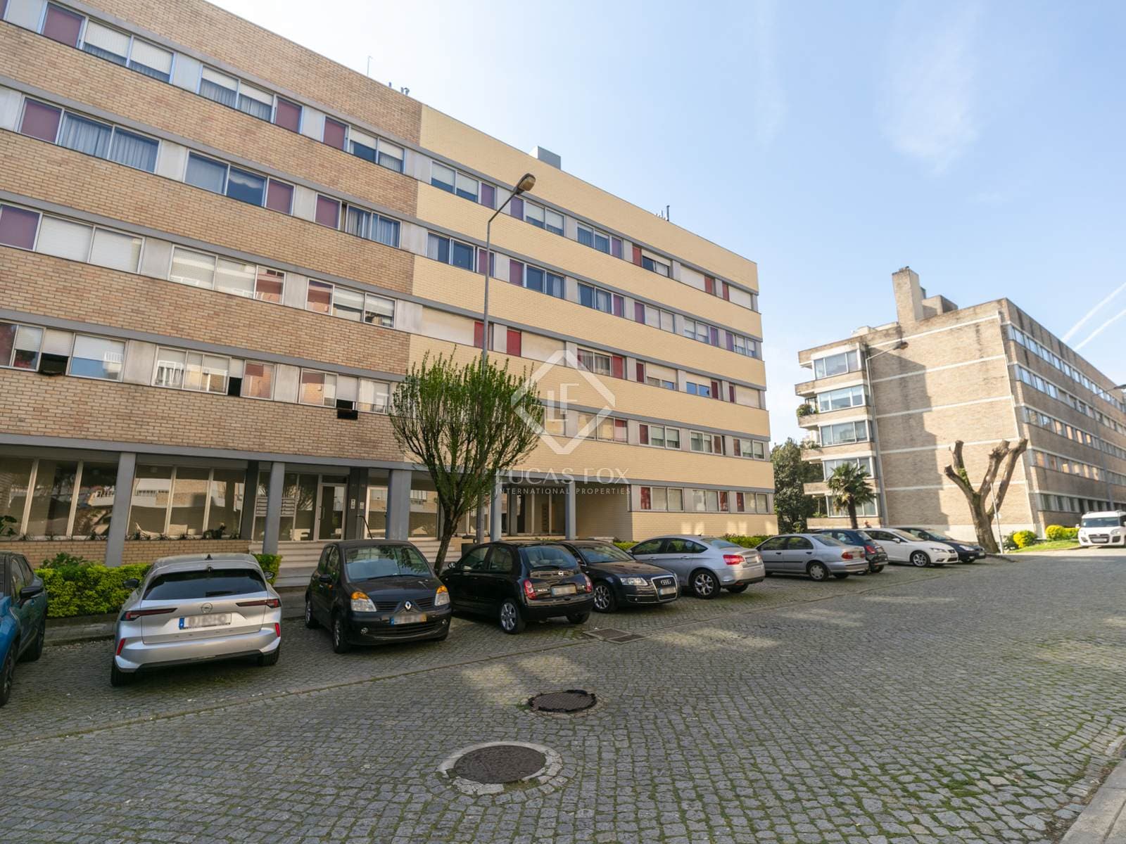 Spacious Four-Bedroom Apartment in Matosinhos, Porto