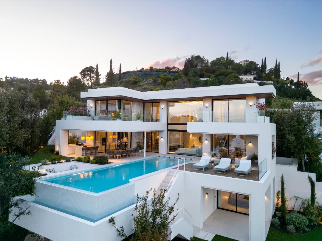 Luxurious 6-Bedroom Villa with Panoramic Views in Benahavís