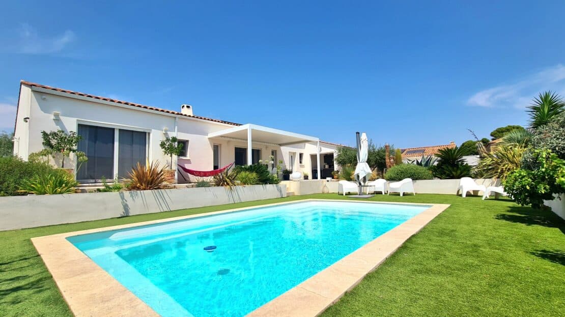 Contemporary Single Storey Villa with Pool in Bize Minervois