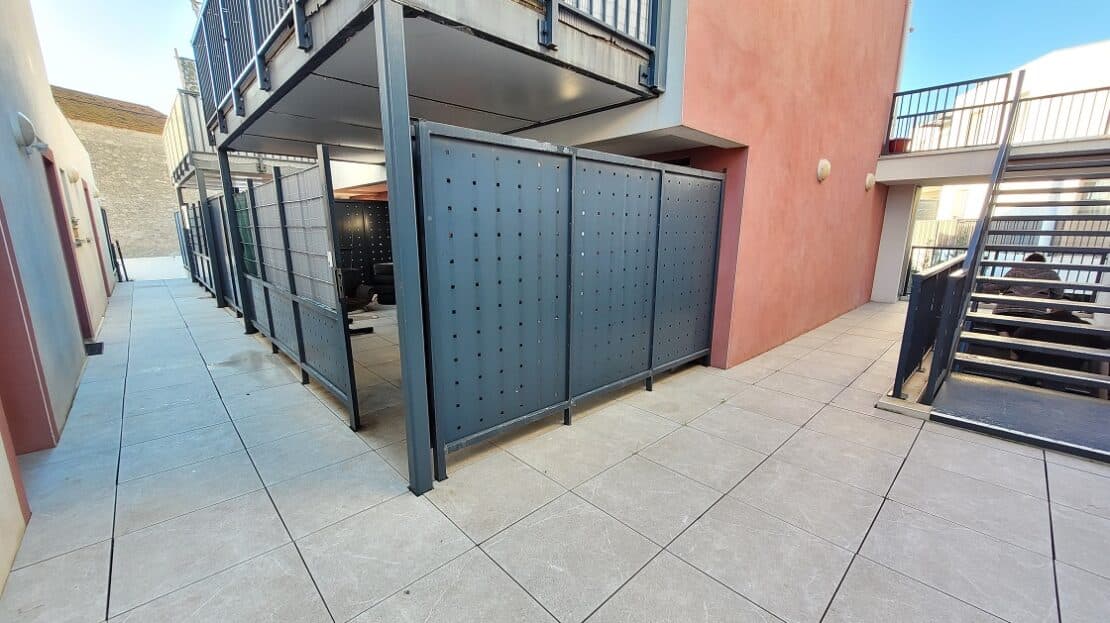 Single Storey Flat Of 40 M2 In A Secure Residence At 10 Minutes From The Beaches.