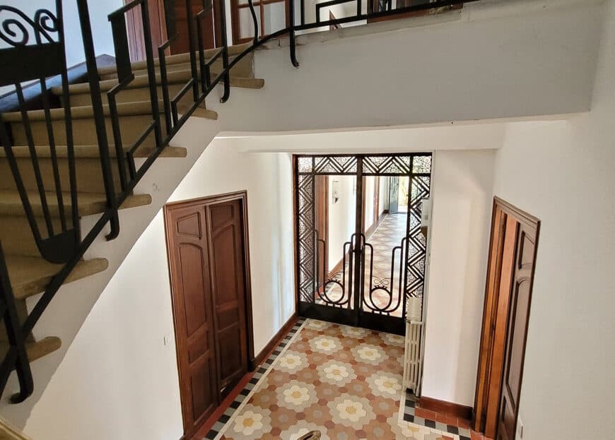 Elegant Six-Bedroom Winegrower's House with Swimming Pool