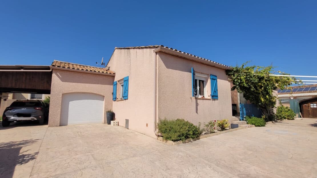 Single-Storey Villa with Pool in Peaceful Pezenas
