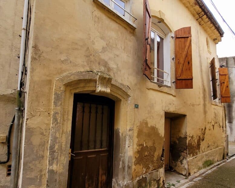 Village House With 45 M2 Living Space, Garage Of 30 M2 And Attic To Convert Of 45 M2.