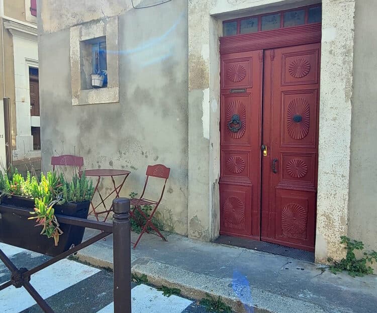 A Very Charming Village House Full Of Character, Requiring Completion Of Renovation Work, With 146 M2 Of Living Space.