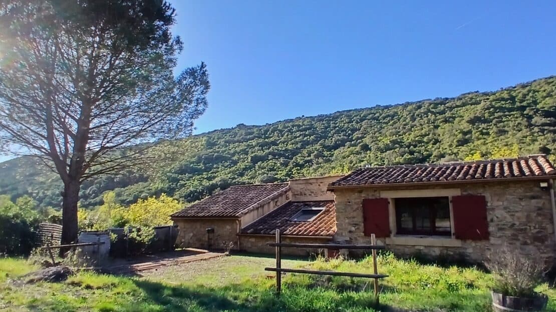 Former Stone Barn Entirely Converted With 105 M2 Of Living Space Offering 2 Bedrooms On A 7133 M2 Plot With Magnificent Views And Unique Setting