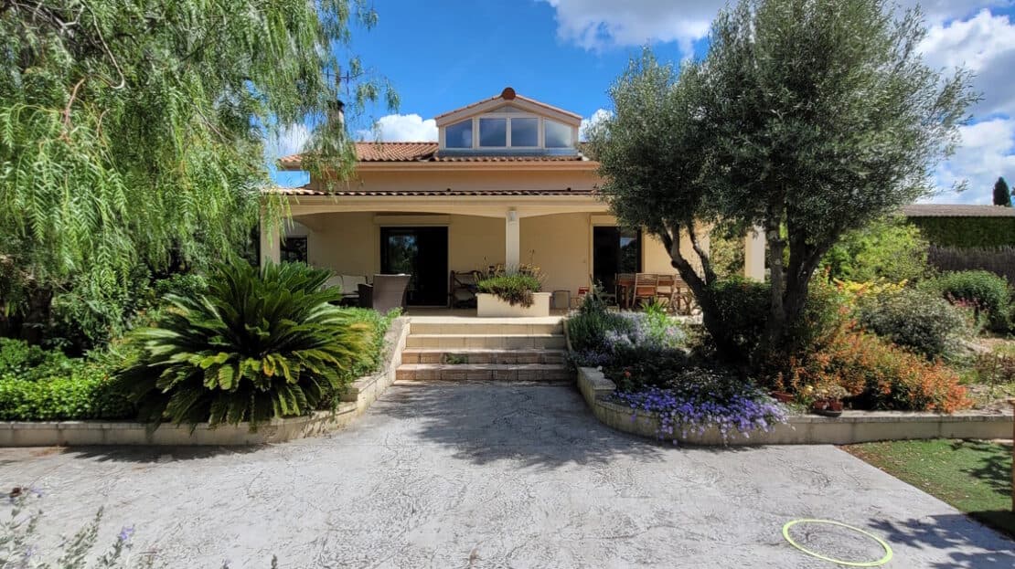 Charming Renovated Villa with Spacious Garden in Laurens