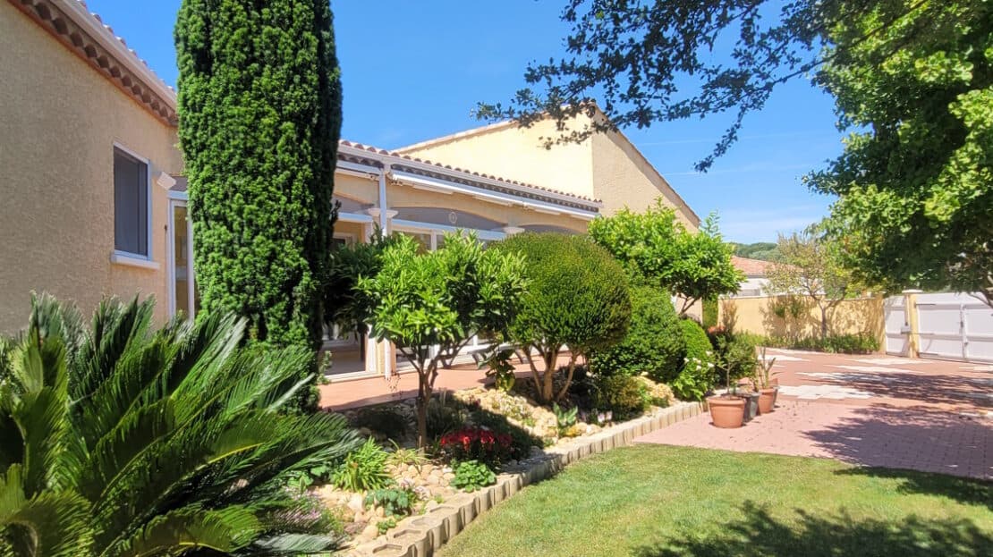 Spacious Four-Bedroom House with Landscaped Garden in Puimisson