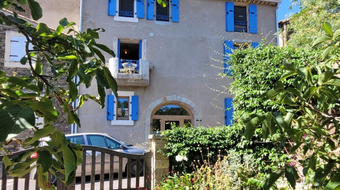 Charming Old Winegrower's House With 170 M2 Living Space And A 225 M2 Garden.