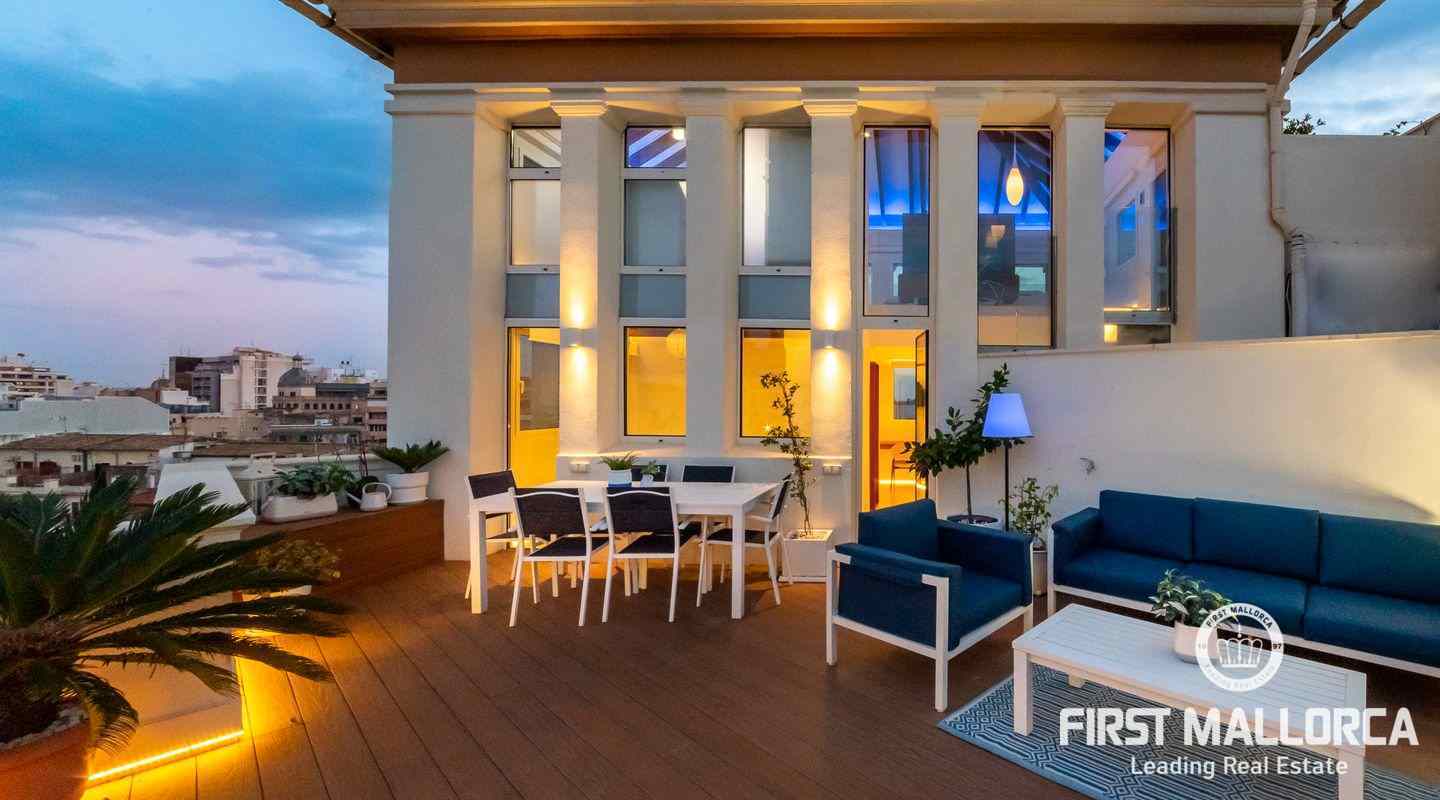 Refurbished Duplex Penthouse with Stunning Views in Palma