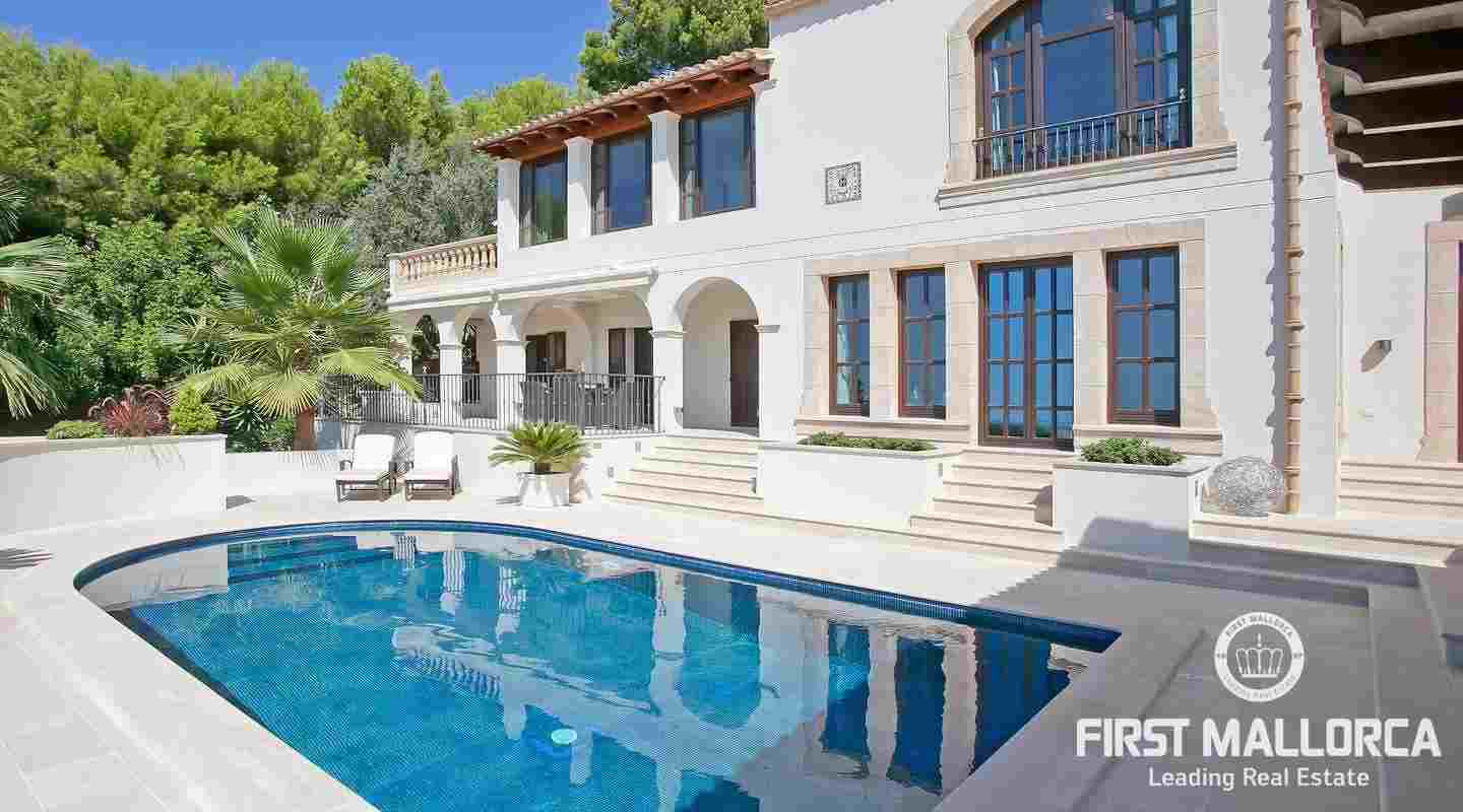 Stunning Mediterranean Villa with Sea Views in Bendinat