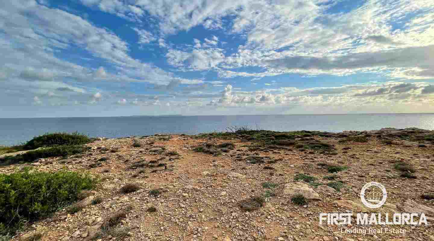 Seafront Plot for Development in Cala Pi, Llucmajor