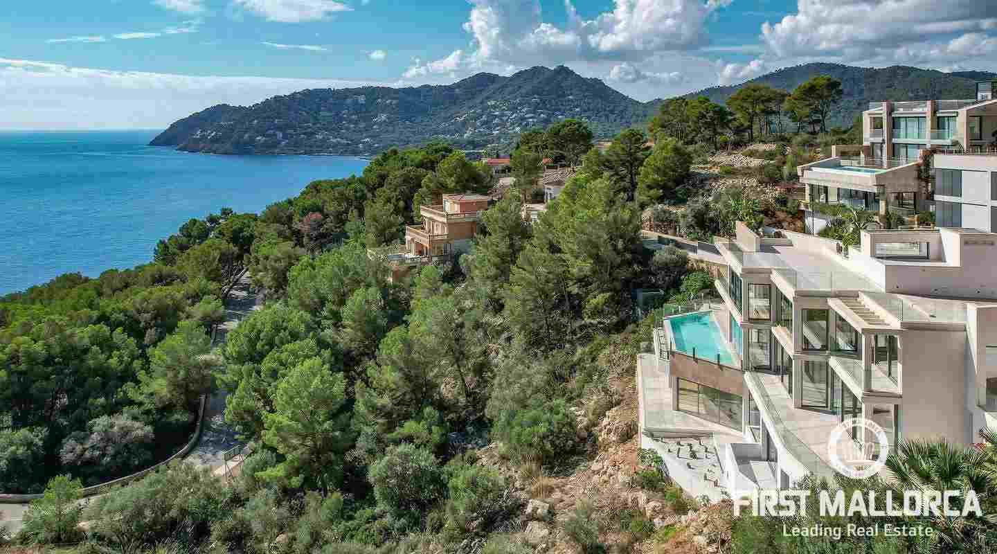 Modern Four-Bedroom Villa with Sea Views in Canyamel