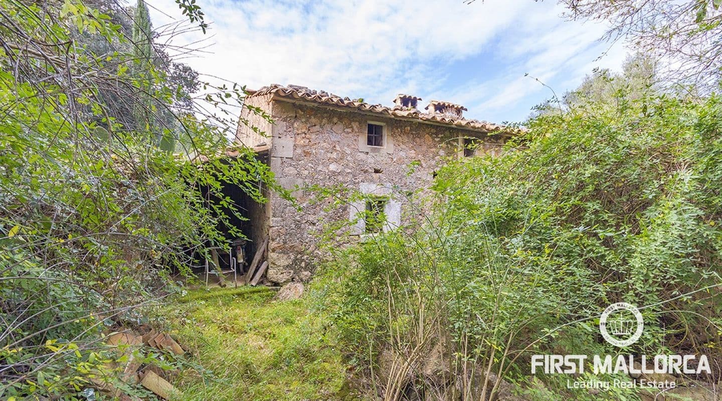 Rustic Finca in Vall d'en March, Pollensa for Renovation