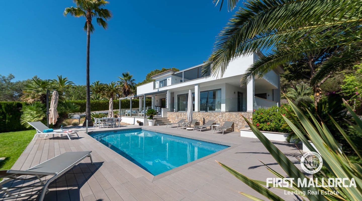 Immaculate Five-Bedroom Villa with Pool in Nova Santa Ponsa