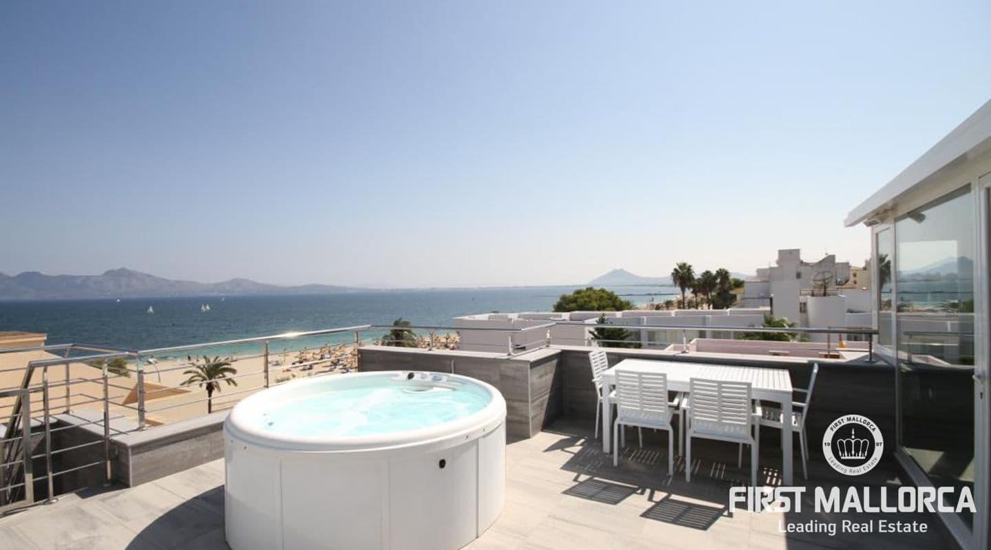 Duplex Penthouse with Terrace and Sea Views in Puerto Pollensa