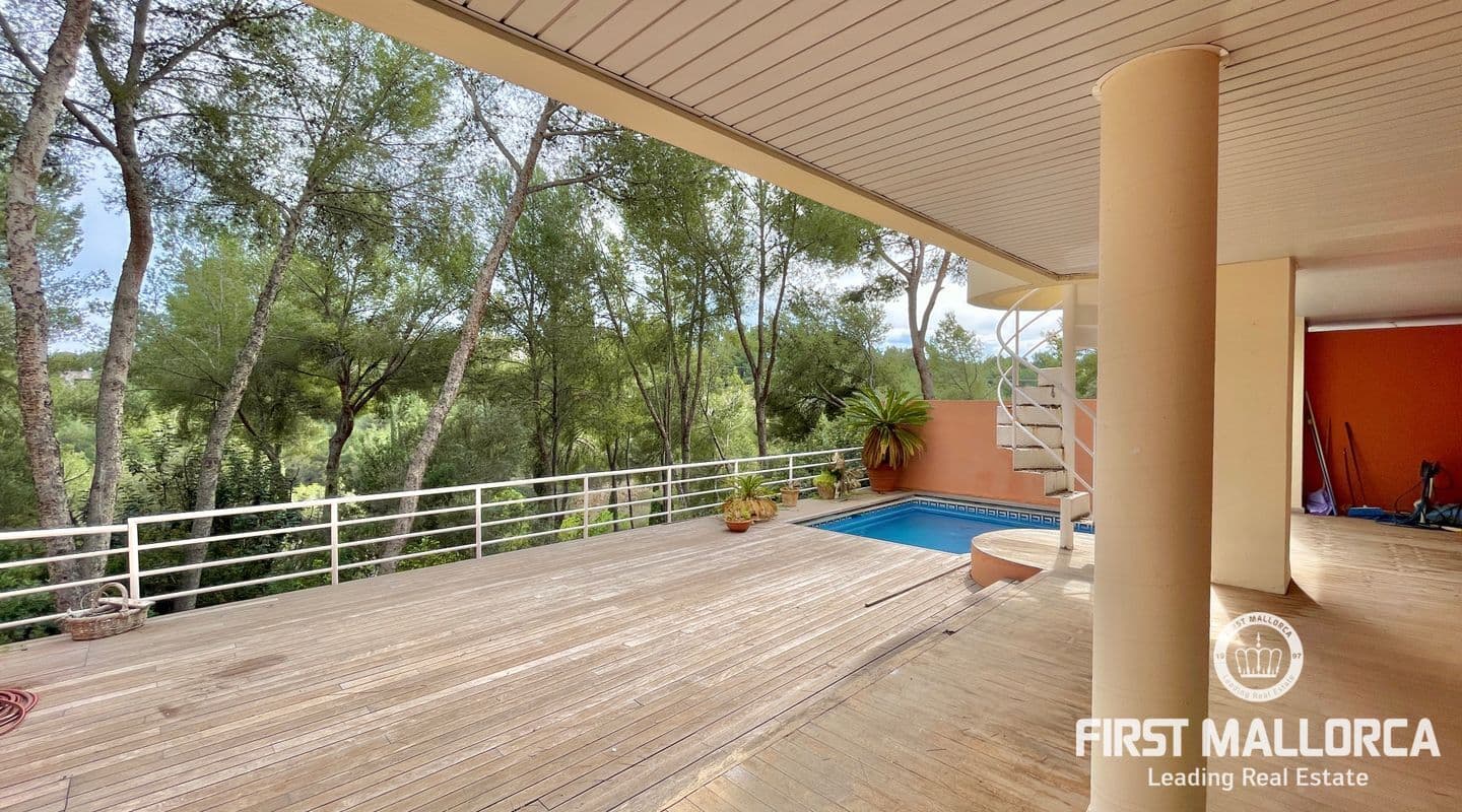 Spacious Duplex with Private Pool in Prestigious Bendinat