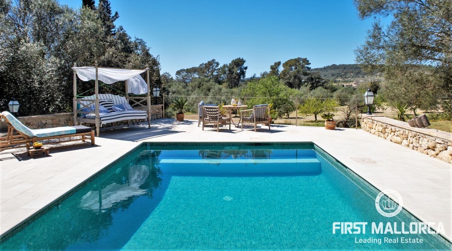 Self-Sufficient Finca with Large Plot near Porreres