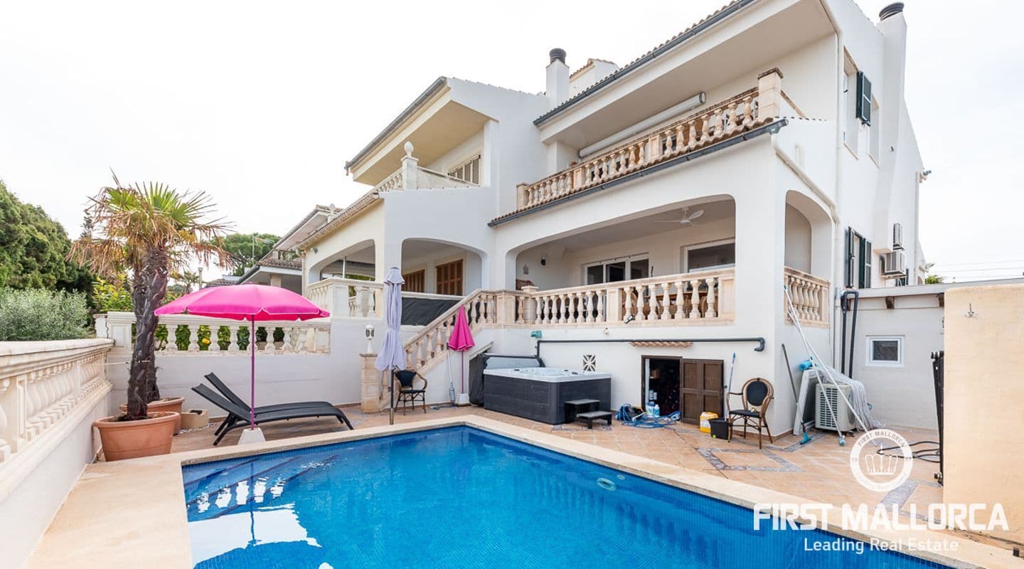 Modern Semi-Detached House with Sea Views in Badia Blava