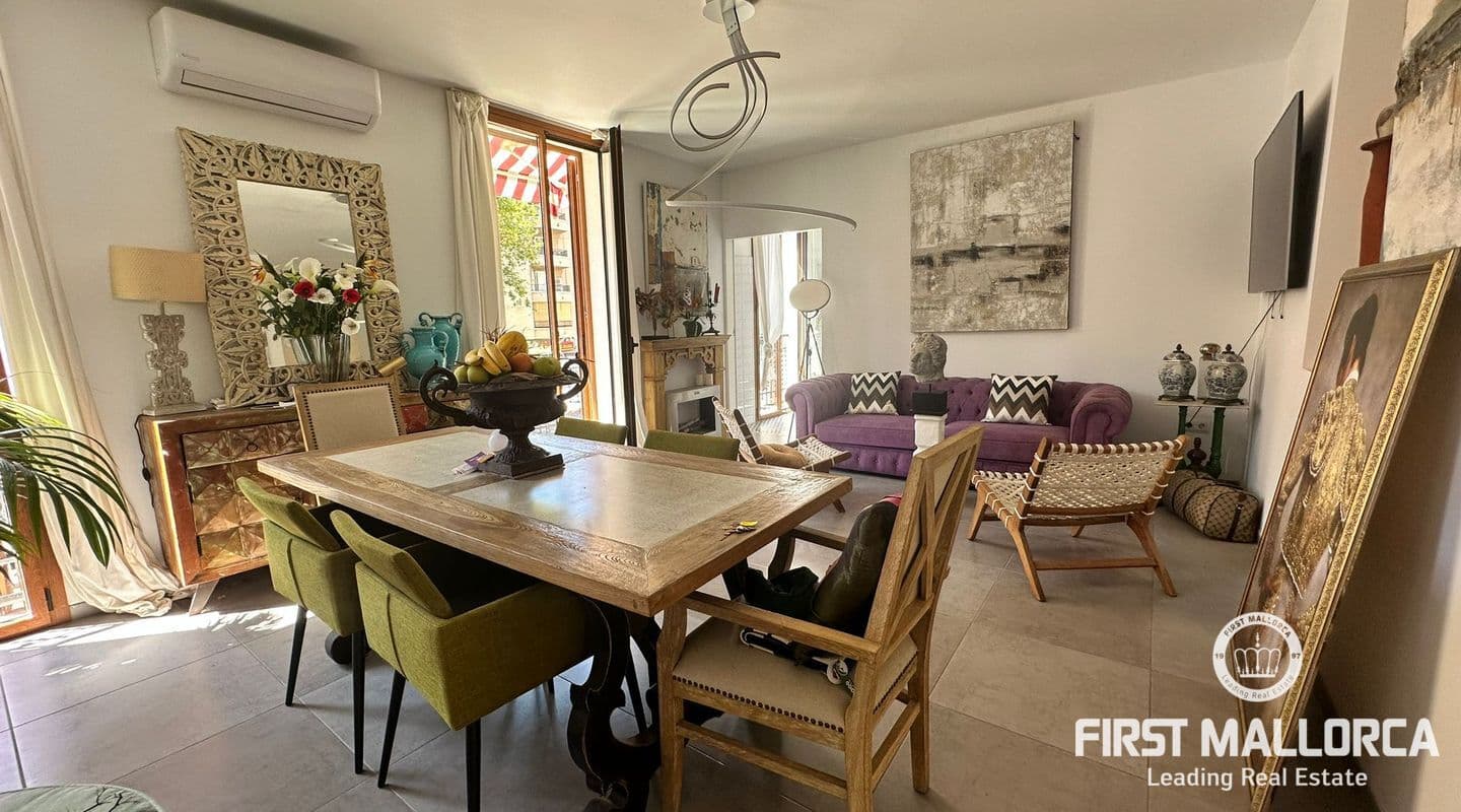 Stylish One-Bed Apartment with Expansive Terraces in Palma