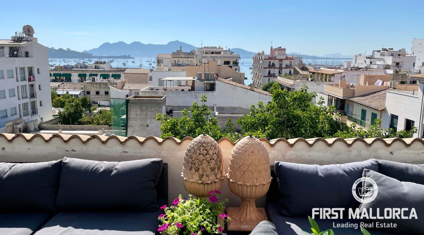 Stunning Penthouse with Sea Views in Puerto Pollensa