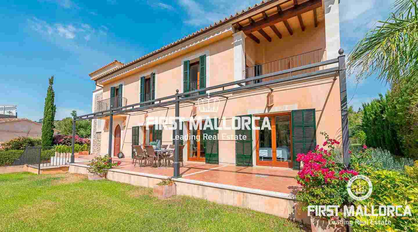 Five-Bed Villa with Mountain Views in Es Capdellà