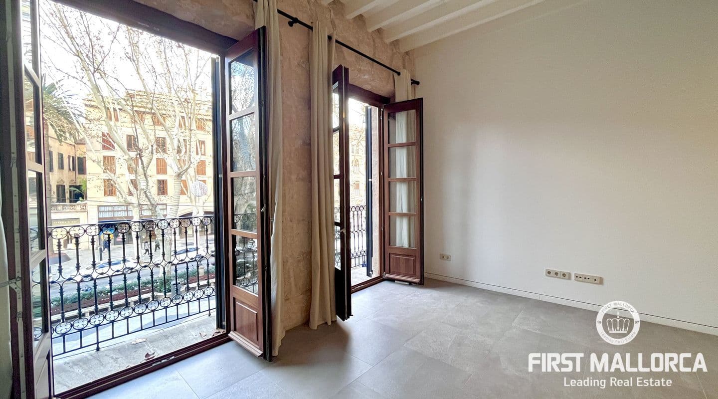 Modern One-Bedroom Apartment with Views of El Borne