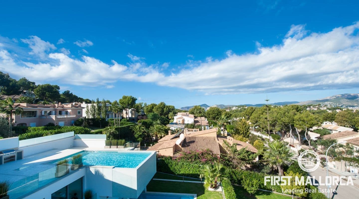 Luxurious Five-Bed Villa with Sea Views in Nova Santa Ponsa