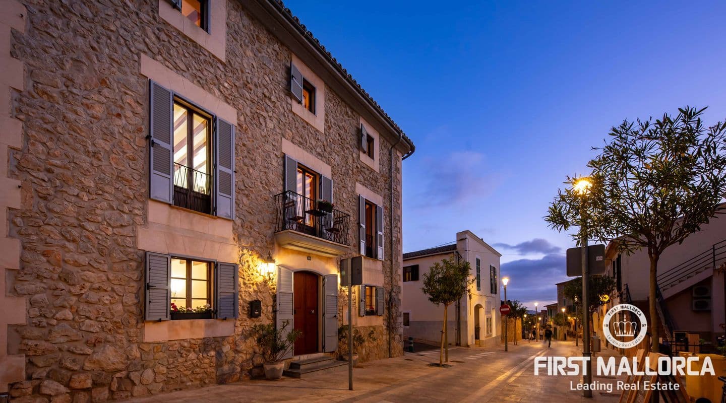 Meticulously Restored Four-Bed House with Mountain Views in Calvià Village