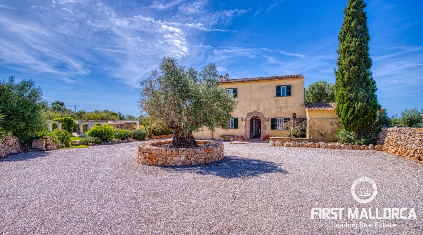 Charming Rural Finca with Large Plot in Llucmajor