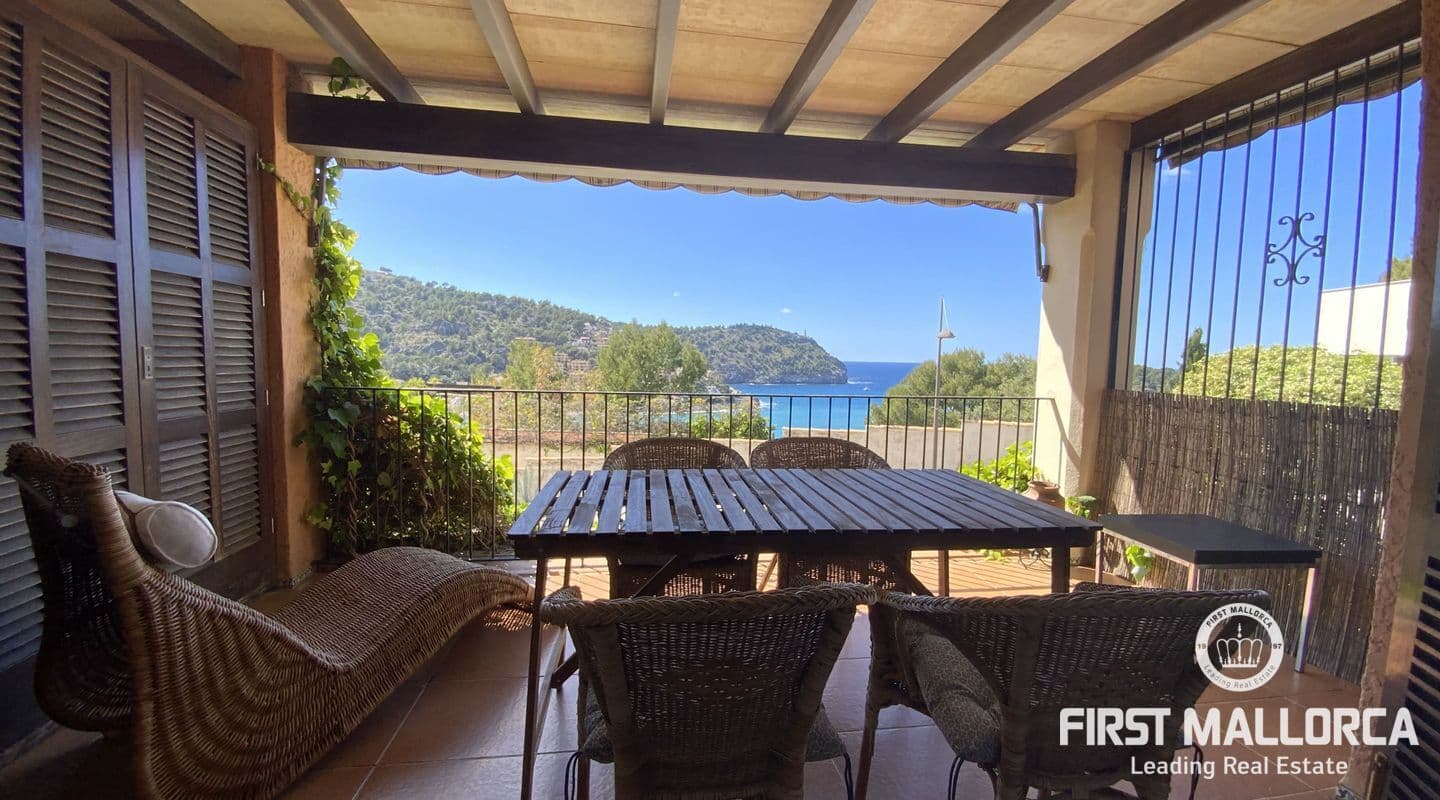 Well-Kept 2-Bed Apartment with Views in Puerto de Sóller