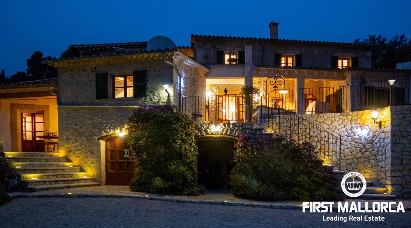Stunning Five-Bed Finca with Breathtaking Views in Galilea