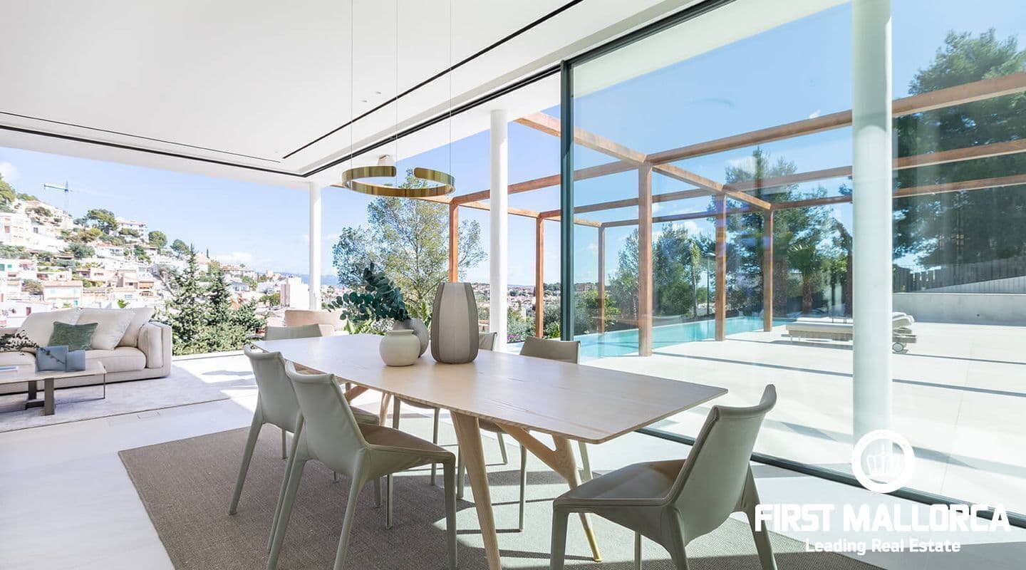 Contemporary Villa with Private Pool in Genoa