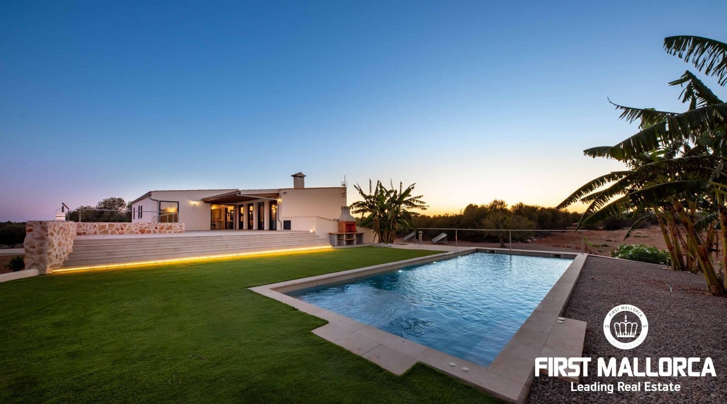 Luxury Five-Bed Finca with Pool near Campos