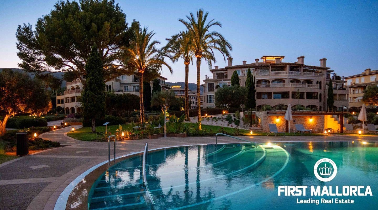 Exclusive One-Bed Apartment with Sea Views in Mardavall