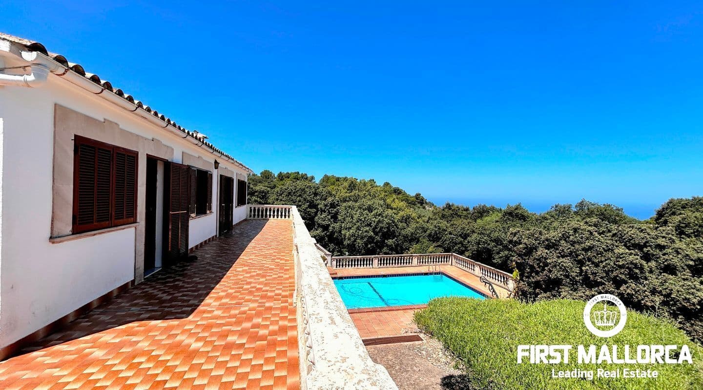 Four-Bedroom Villa with Sea and Mountain Views in Valldemossa