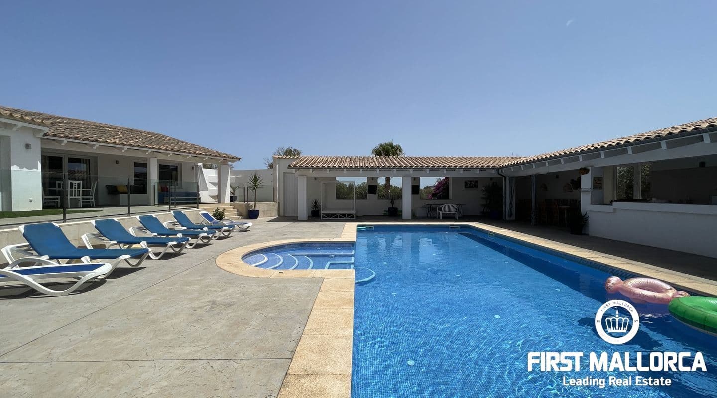 Spacious Rustic Finca with Pool and Guest House in Llucmajor
