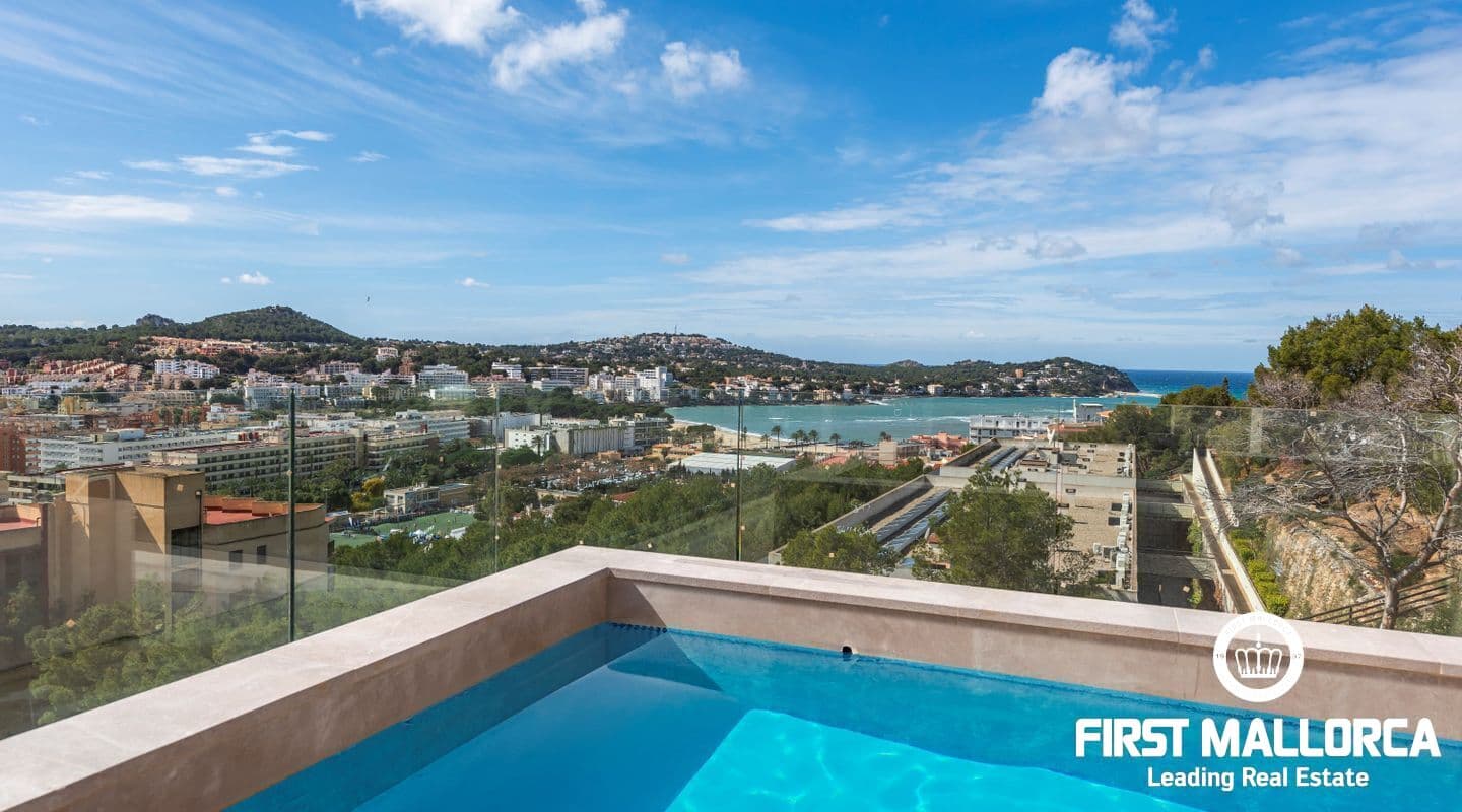 Penthouse with Roof Terrace Pool and Sea Views in Santa Ponsa
