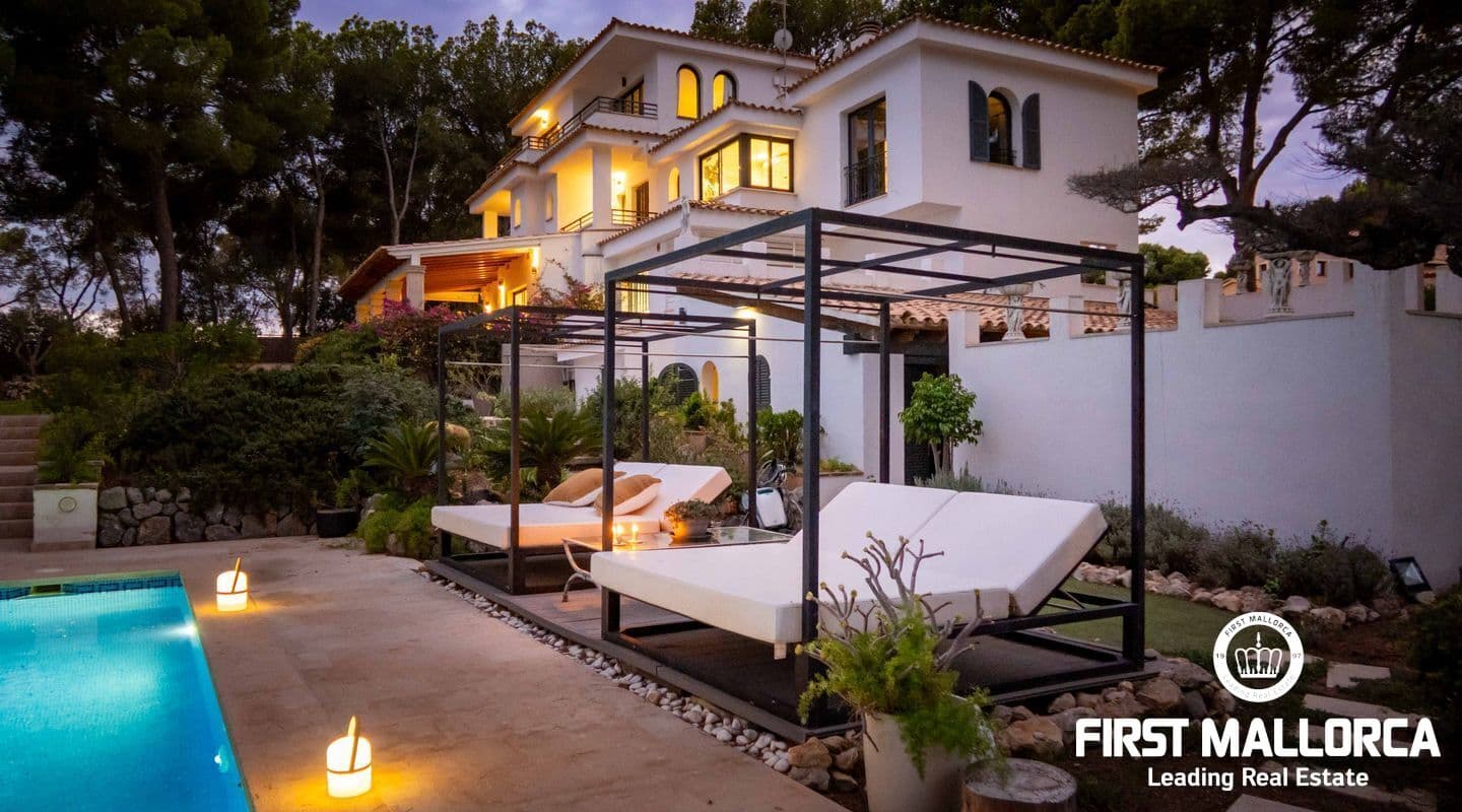 Spacious Six-Bedroom Villa with Sea Views in Cas Català