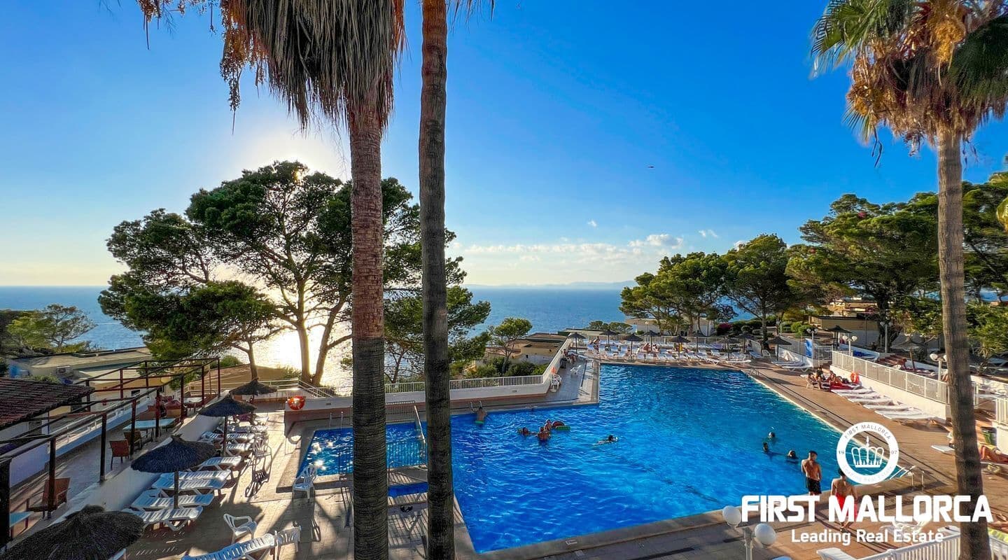 Renovated One-Bed Apartment with Stunning Sea Views in Tolleric