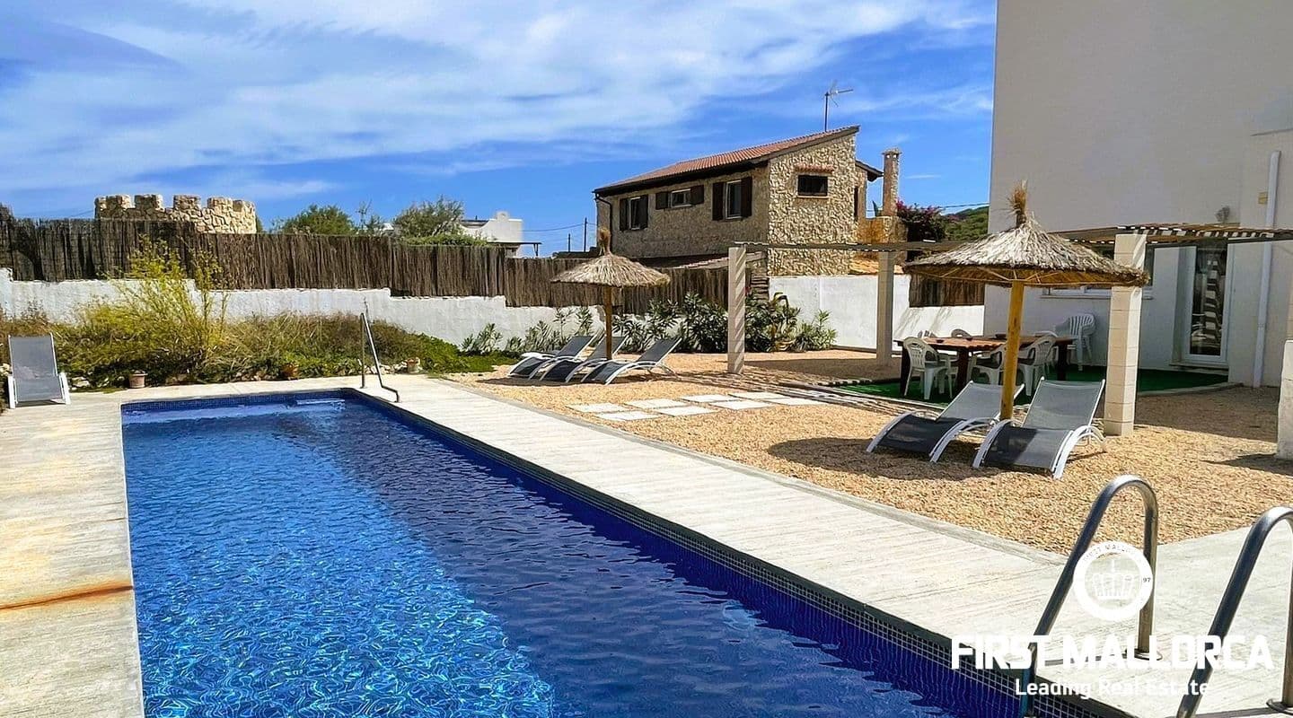 Newly Renovated Five-Bed Villa with Sea Views in Cala Ratjada