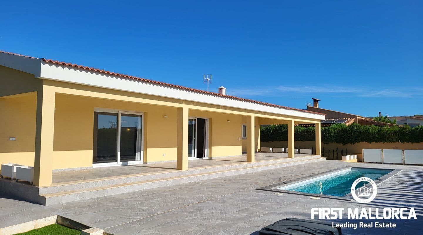 Newly Built Bungalow with Pool in Peaceful Sa Ràpita