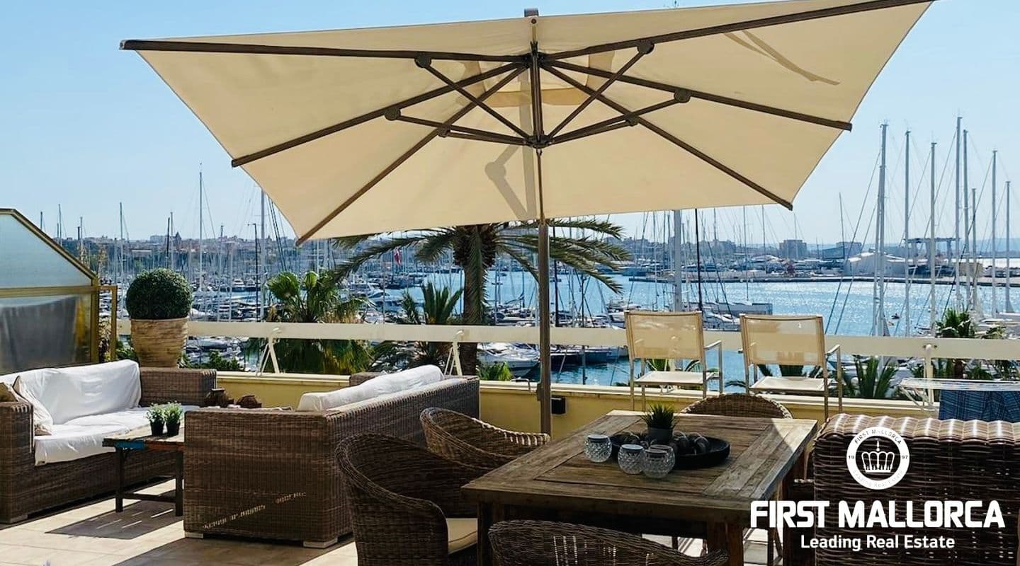 Seafront Apartments with Cathedral Views in Palma de Mallorca