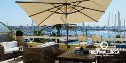 Modern Three-Bed Apartment with Sea Views in Bonanova