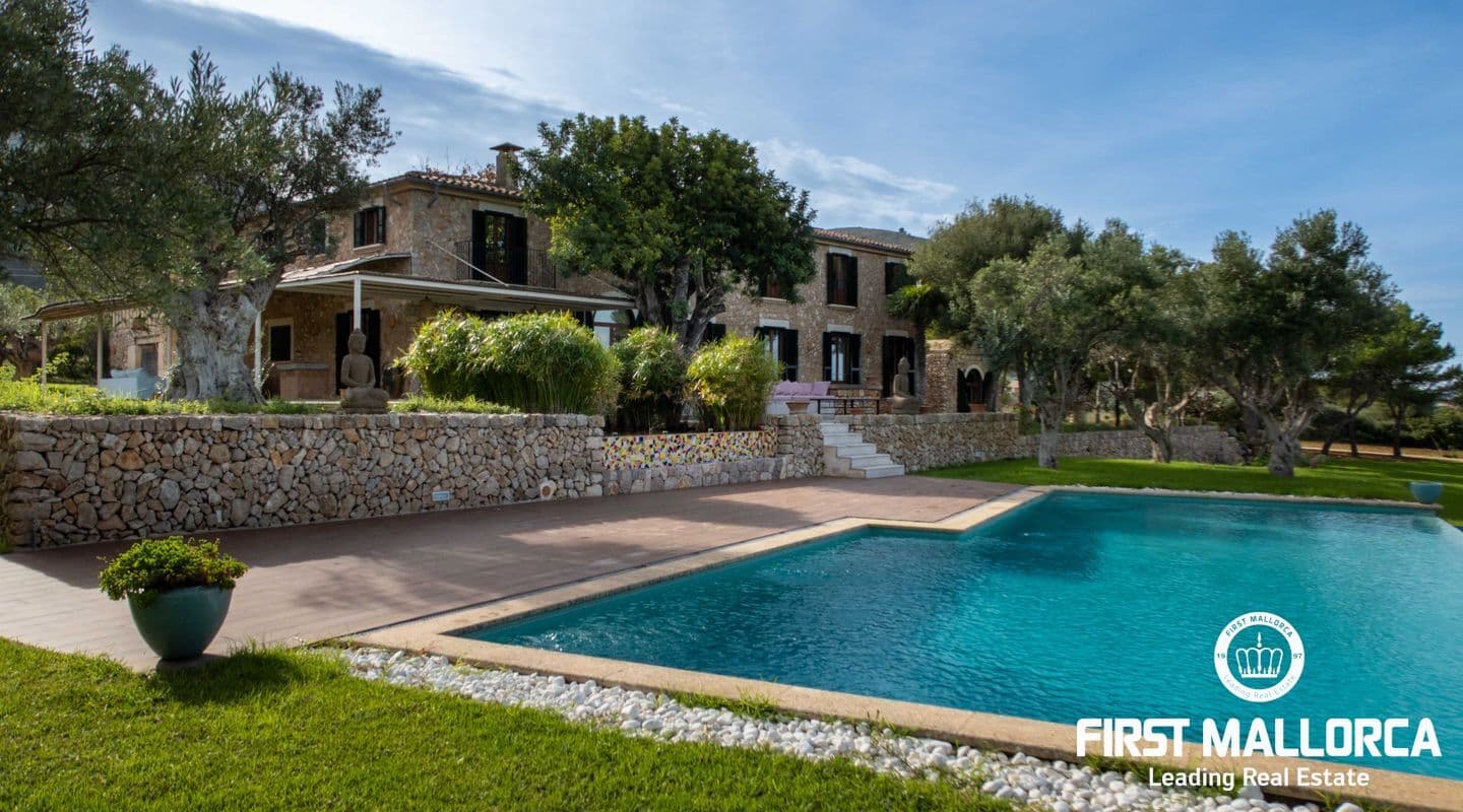 Seven-Bedroom Finca with Sea Views in Colònia de Sant Pere