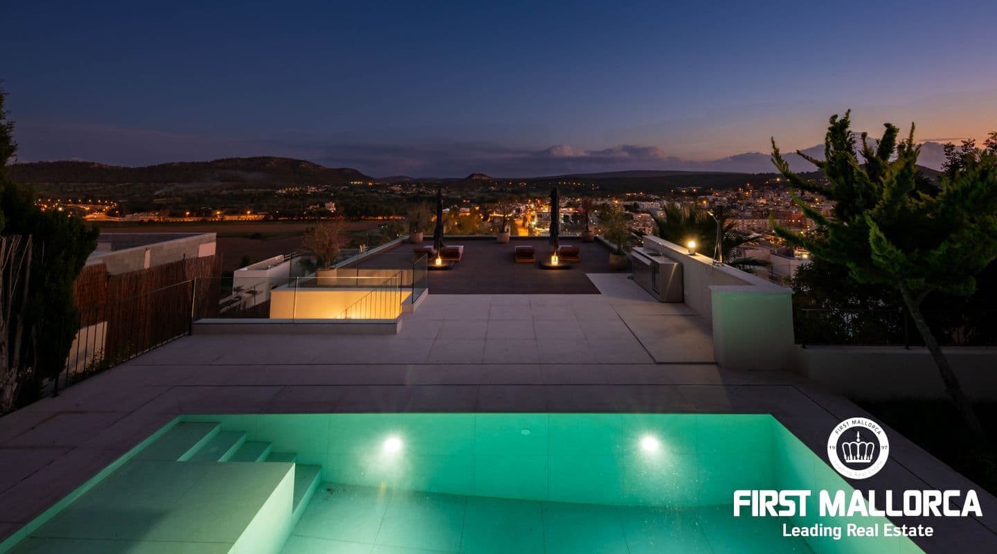 Fully Renovated Three-Bed Villa with Panoramic Views in Santa Ponsa